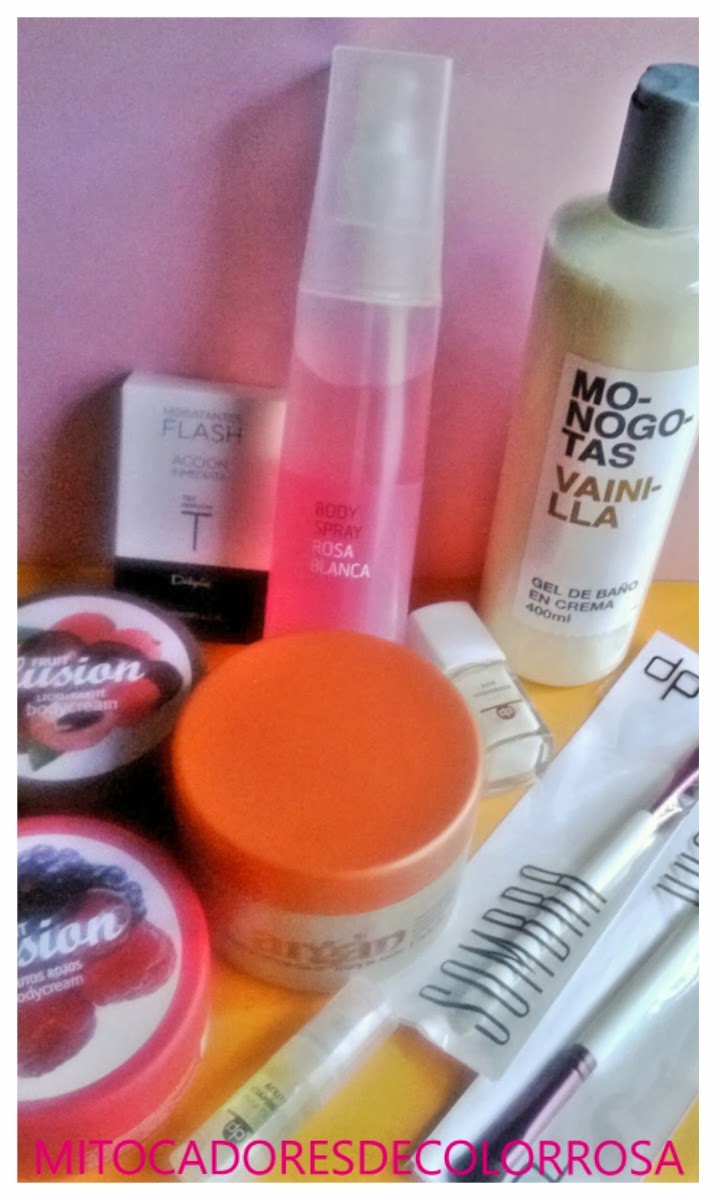 MI TOCADOR ES DE COLOR ROSA: DE COMPRAS EN....DELIPLUS!!!!